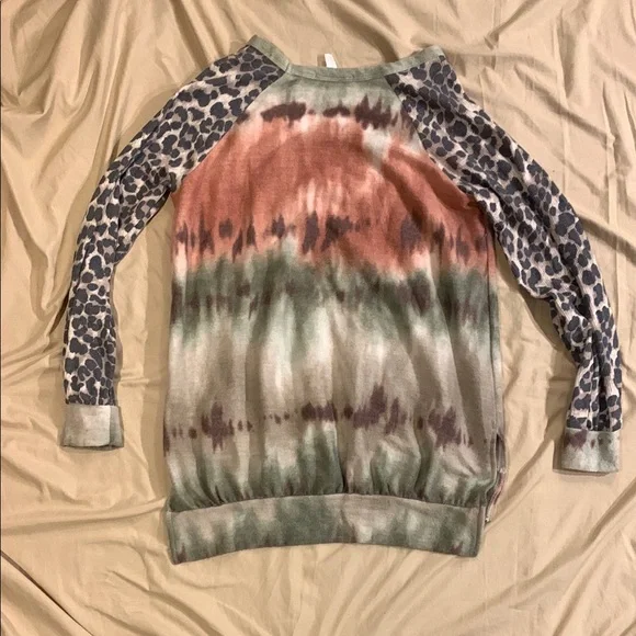 Tie-Dye + Leopard Print Crewneck - Picture 4 of 4